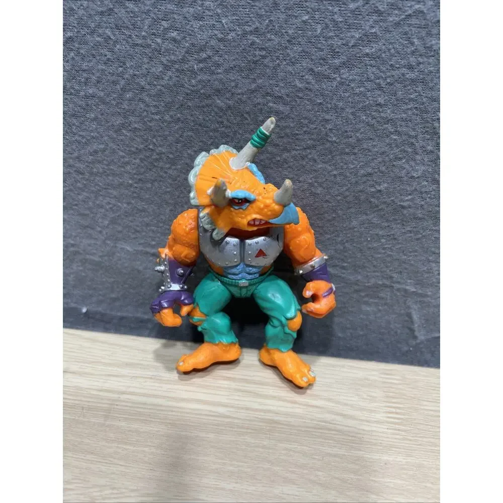 Lot of 14 Vintage Mutant Ninja Turtles Collectible Figures Read